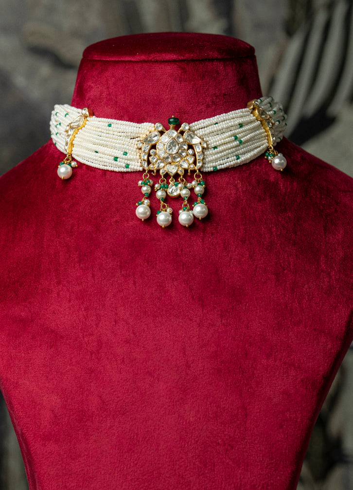 Naveenta Necklace Set