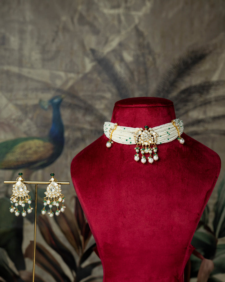 Naveenta Necklace Set