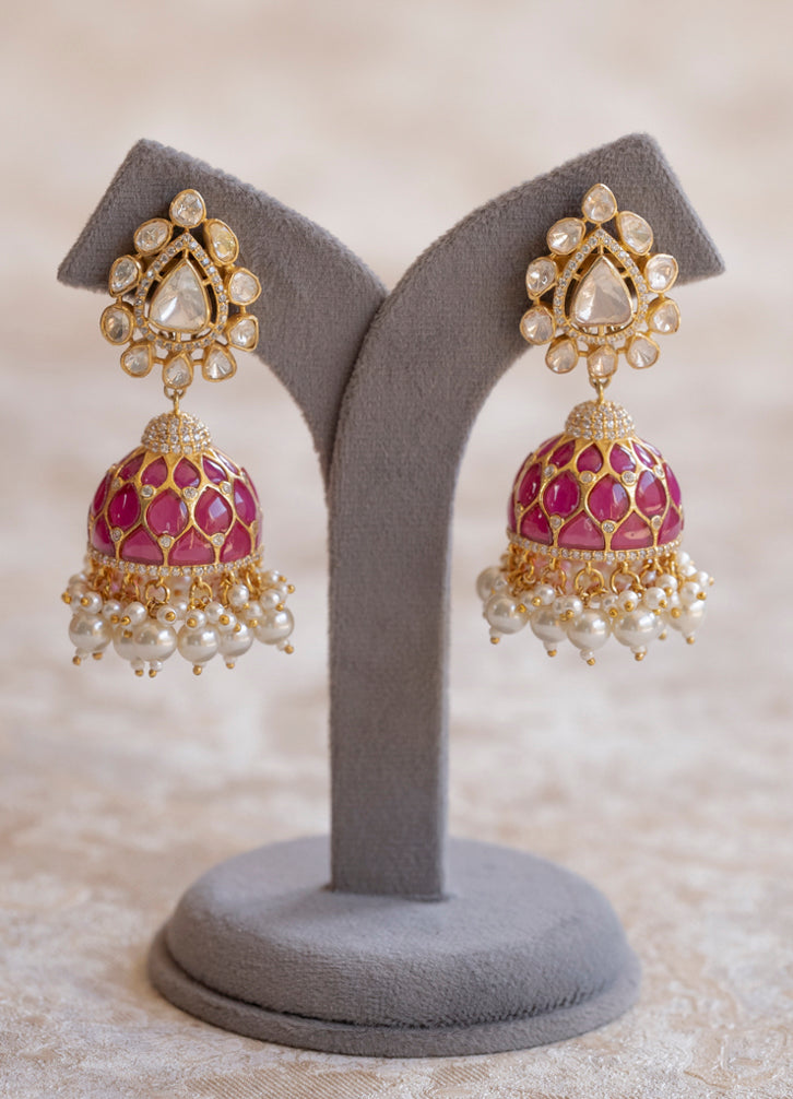 Uqrat Jhumka