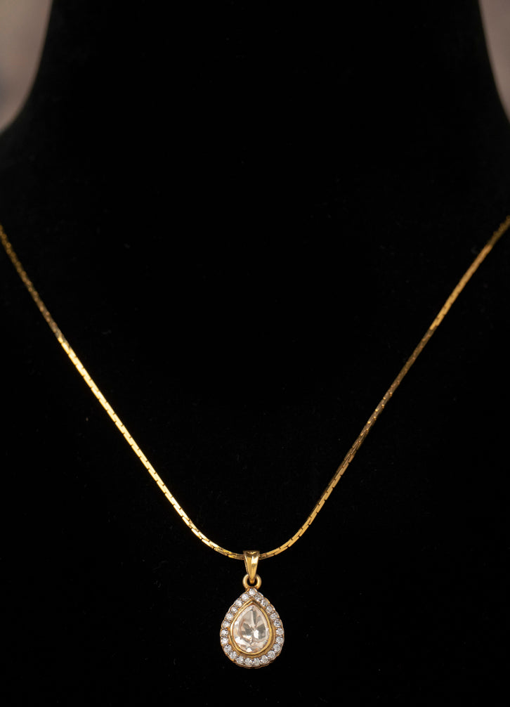 Madhia Pendant