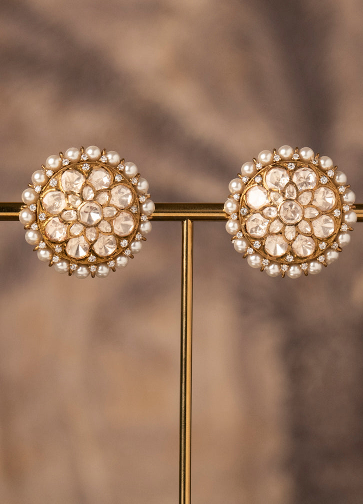 Naila Studs