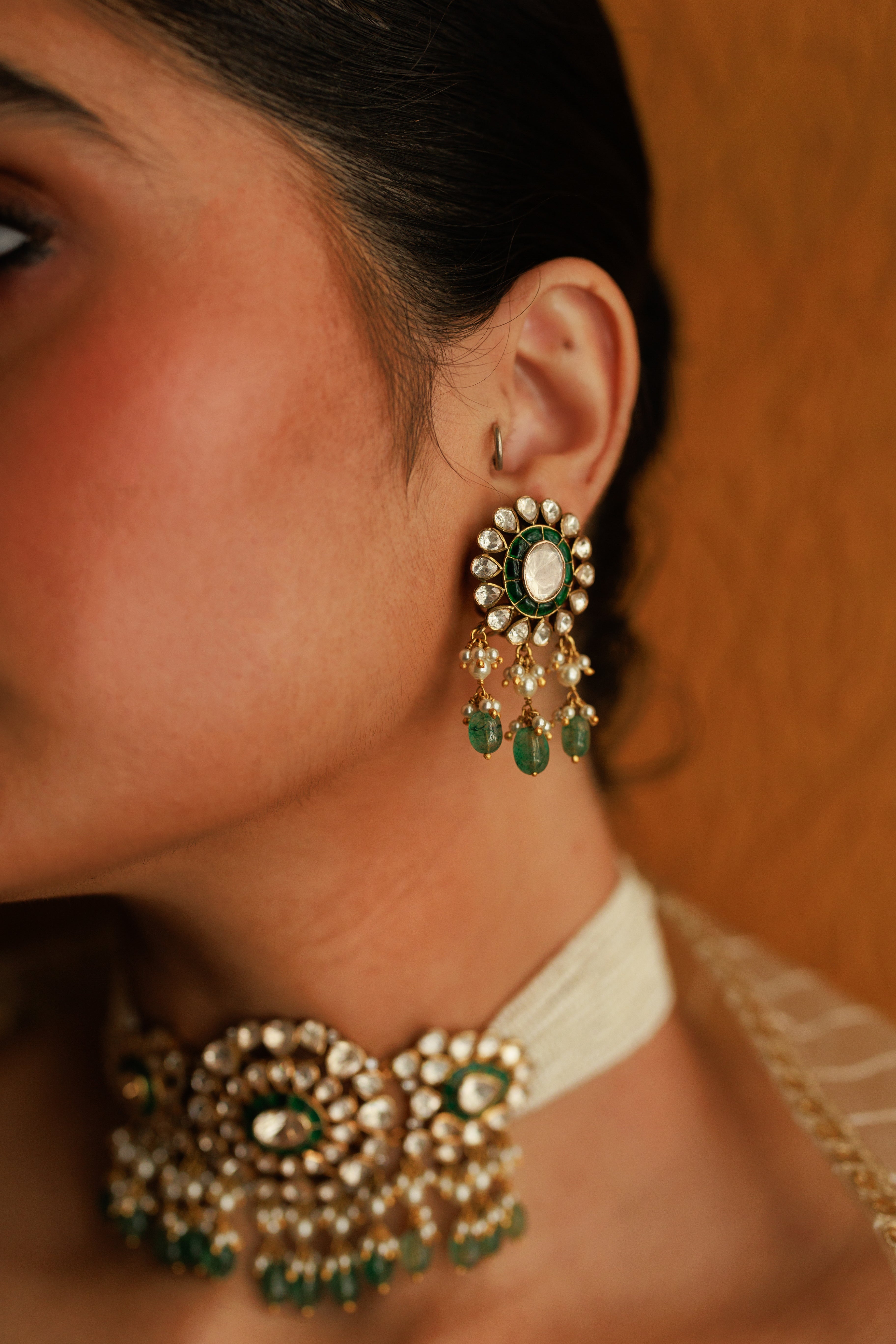 Paaki Haar Set
