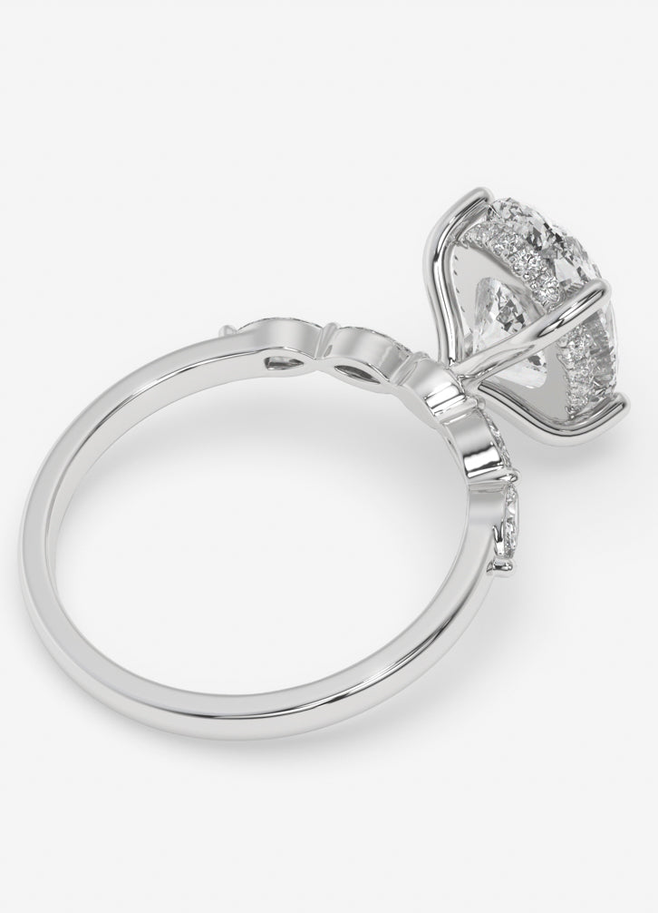 Veloura Ring in White Gold