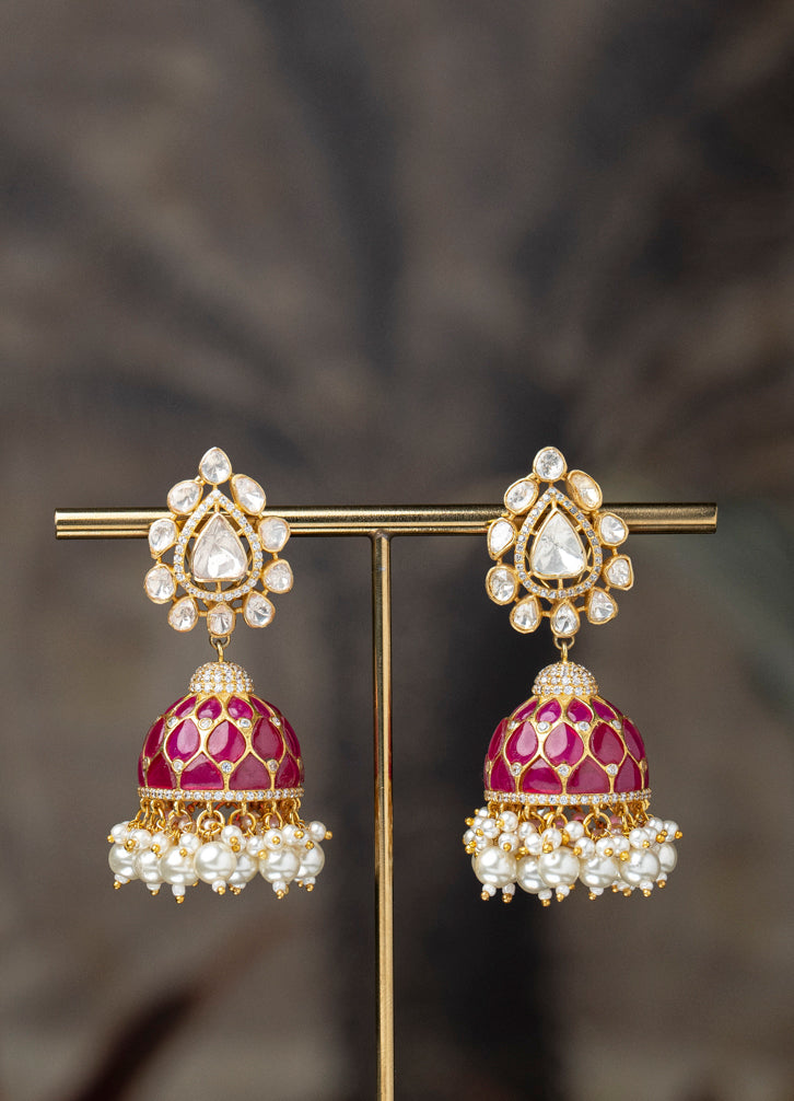 Uqrat Jhumka